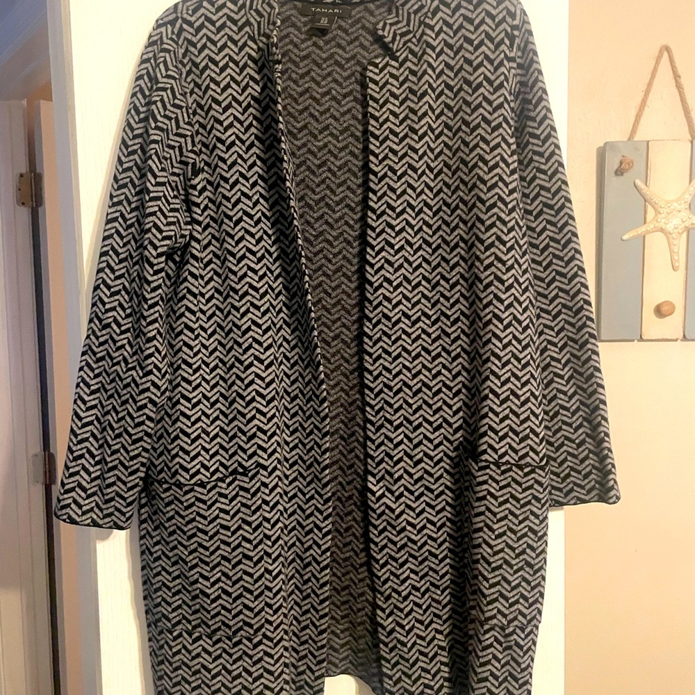 TAHARI Long Jacket / Cardigan Size 1X Plus /Black and Gray -Great for the Office